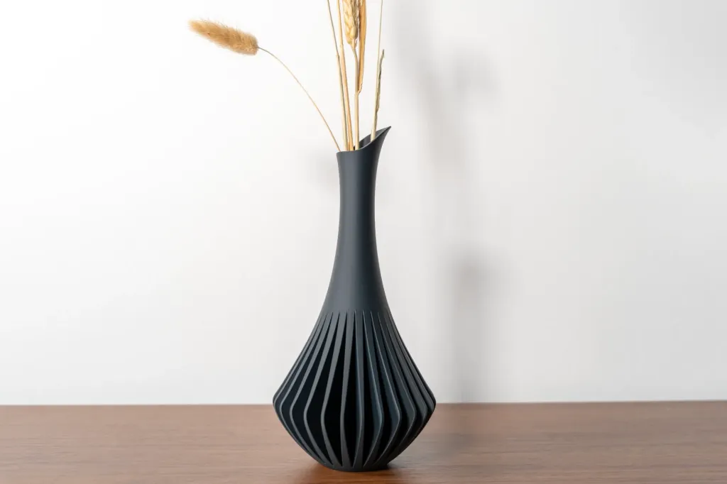 Modern Ribbed Decorative Vase – Black